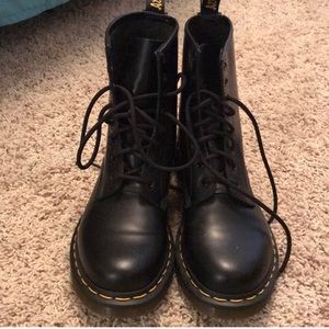 Dr Martens Black Womens 8 great condition 1460